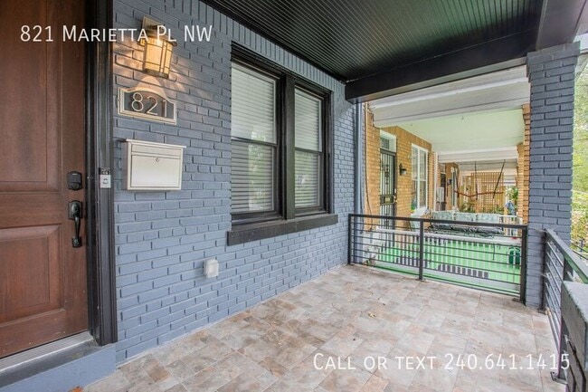 Building Photo - 821 Marietta Pl NW