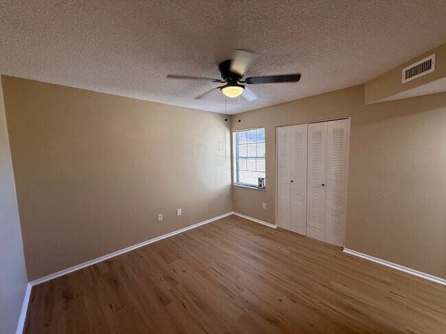 Building Photo - Updated 2-Bedroom Apartment in Quiet Ocala Community