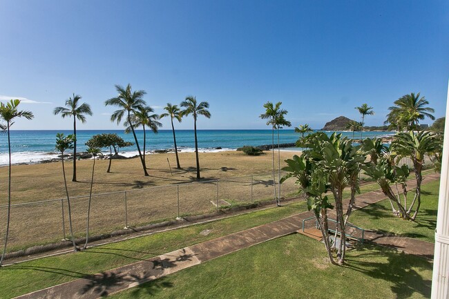 Building Photo - Makaha Surfside Studio