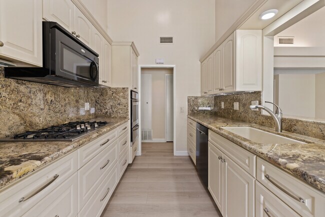 Building Photo - 1954 Vista Caudal