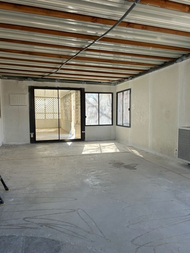 Building Photo - Please Contact Vaughn Realty to set up an appointment 760-446-6561