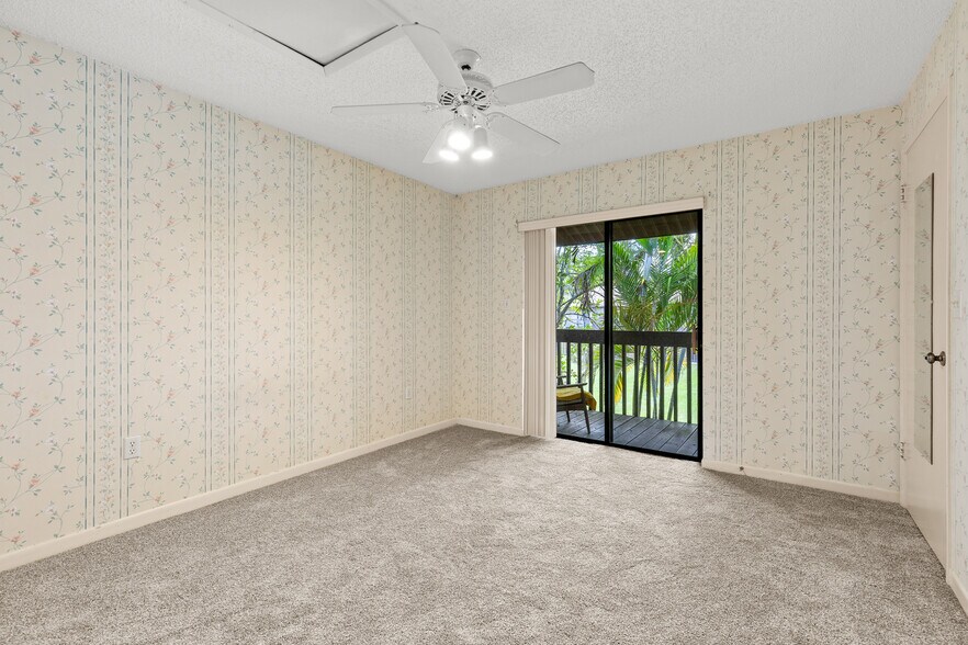 Walkout sliding glass door to private balcony - 2636 Crown Ct