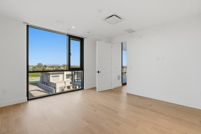 Building Photo - 4849 N Camelback Rdg Dr