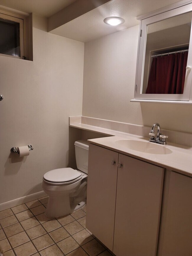 Building Photo - 6117 Shannon Ave