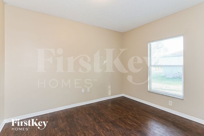 Building Photo - 122 Dahl Ave