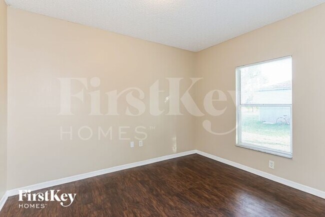 Building Photo - 122 Dahl Ave