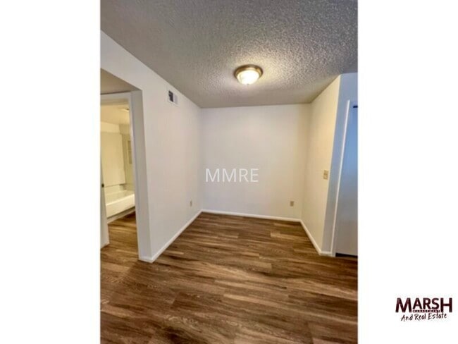 Building Photo - Cozy 2 bedroom condo with community pool in Mesa!