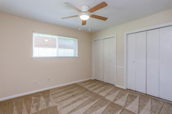 Building Photo - 8215 Wimbledon Ln