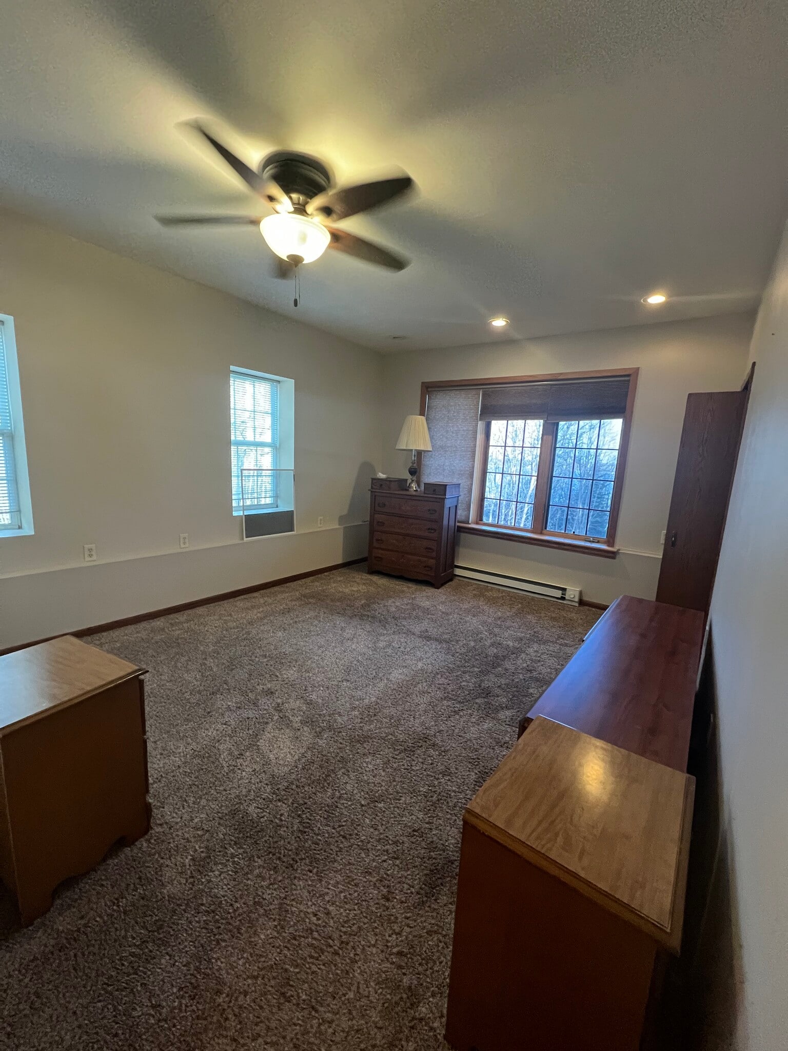 Building Photo - 4561 Island View Dr NE