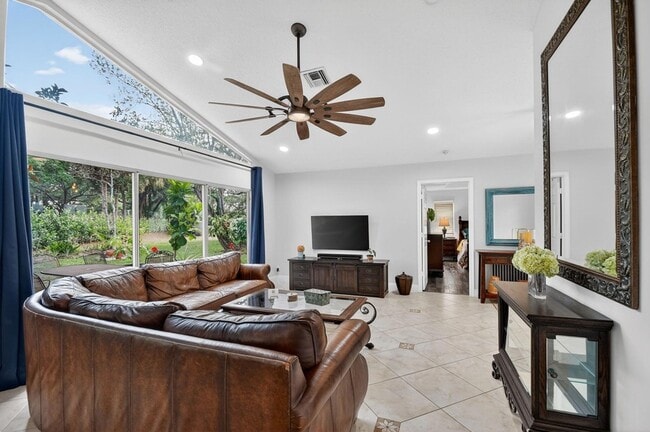 Building Photo - 2769 Pointe Cir