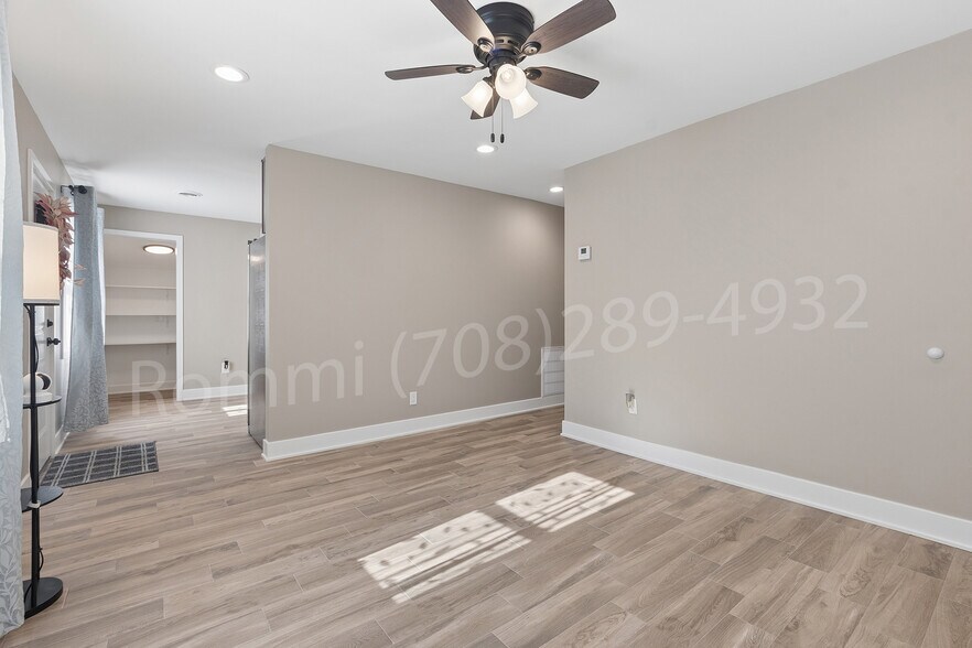 Building Photo - 3316 163rd St
