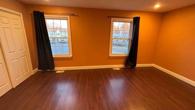 Building Photo - 37 Anderson Ct