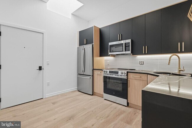 Building Photo - 203 S 13th St