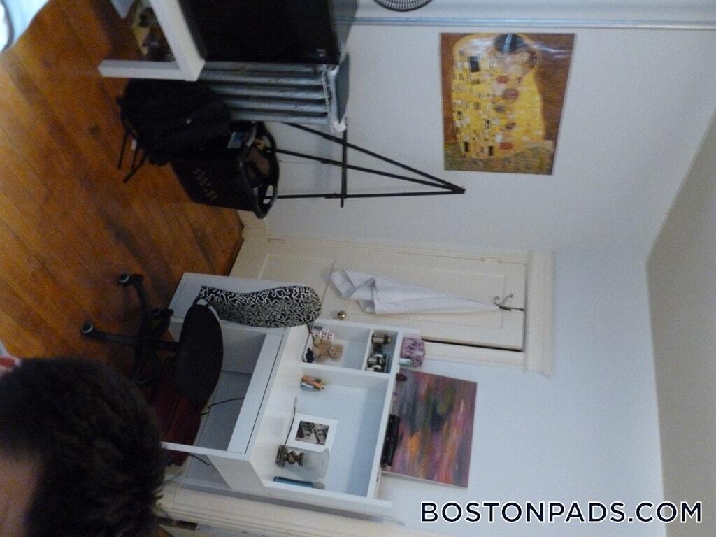 Building Photo - 46 Westland Ave