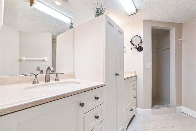 Building Photo - 820 Patricia Ave