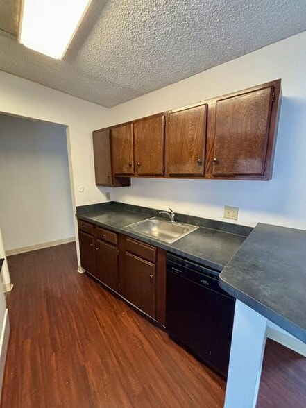 Building Photo - 1400 Millersport Hwy