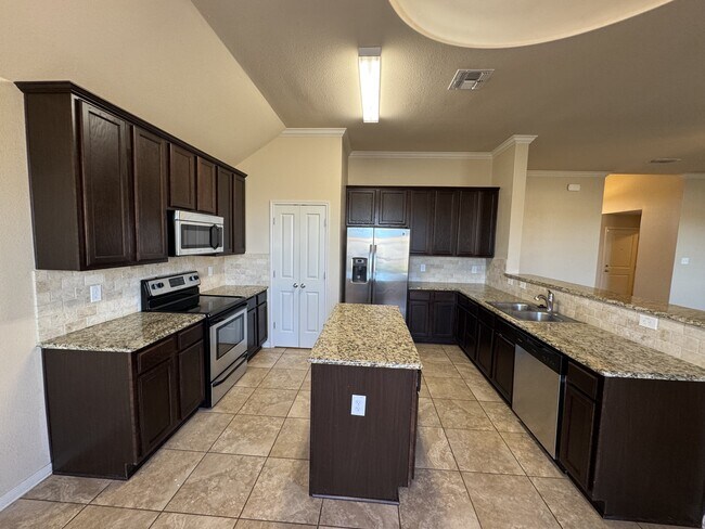 Building Photo - 5607 Markham Dr