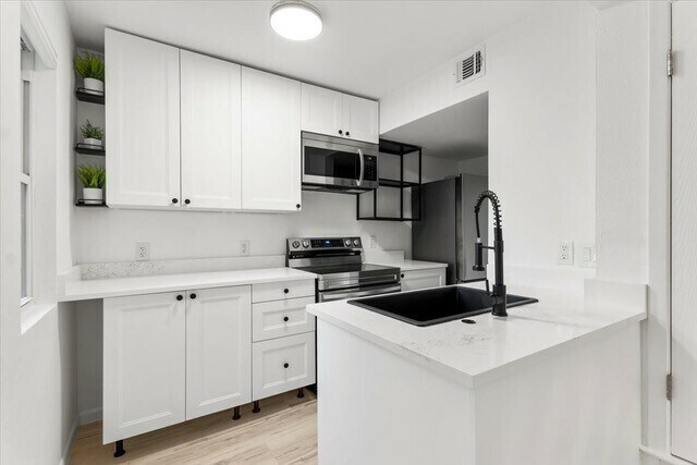 Building Photo - 2119 Oxford Ave