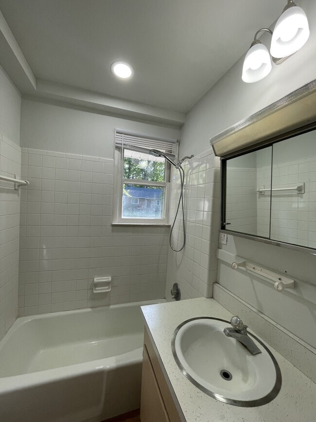 Building Photo - 5818 Savoy Ln