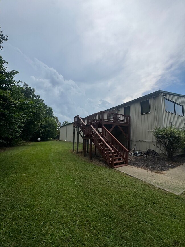 Building Photo - 6910 Lovelaceville Rd