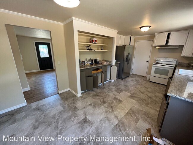 Building Photo - 3 br, 1 bath House - 1302 NE Dempsey Drive