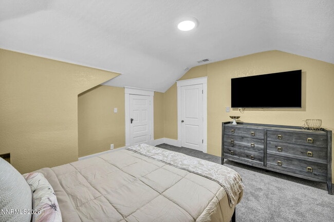 Building Photo - 33 W 8th St