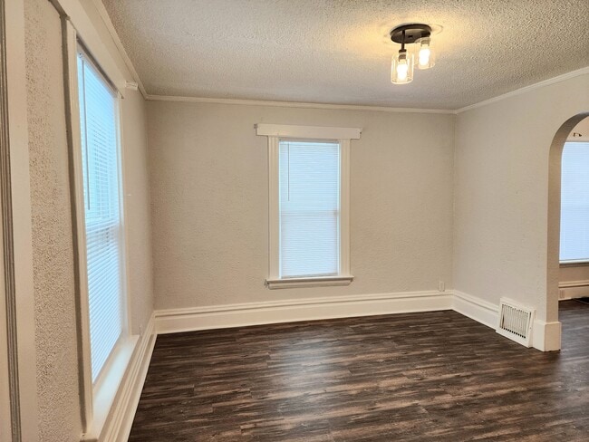 Building Photo - 1032 Lincoln St