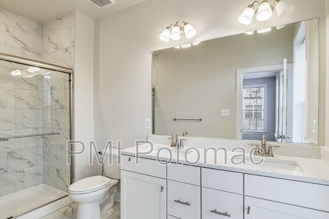 Building Photo - 2547 Auden Dr