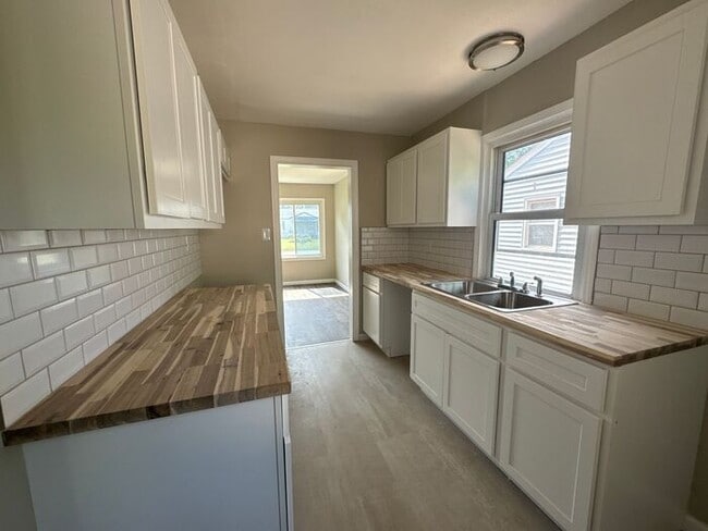 Building Photo - Beautiful home in Saint Ann!