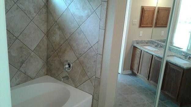 Building Photo - 4748 Bracken Dr