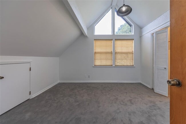 Building Photo - 22 Stonehouse Cir