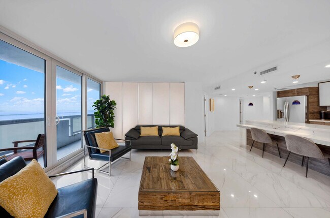 Building Photo - 1717 N Bayshore Dr