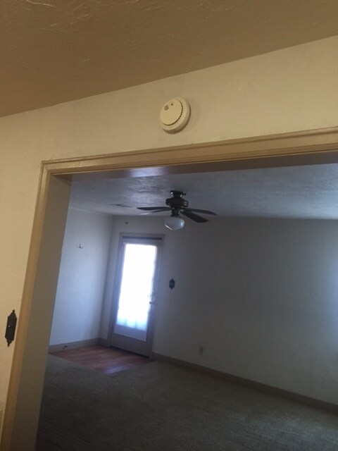 Building Photo - 910 W Cantwell Ave