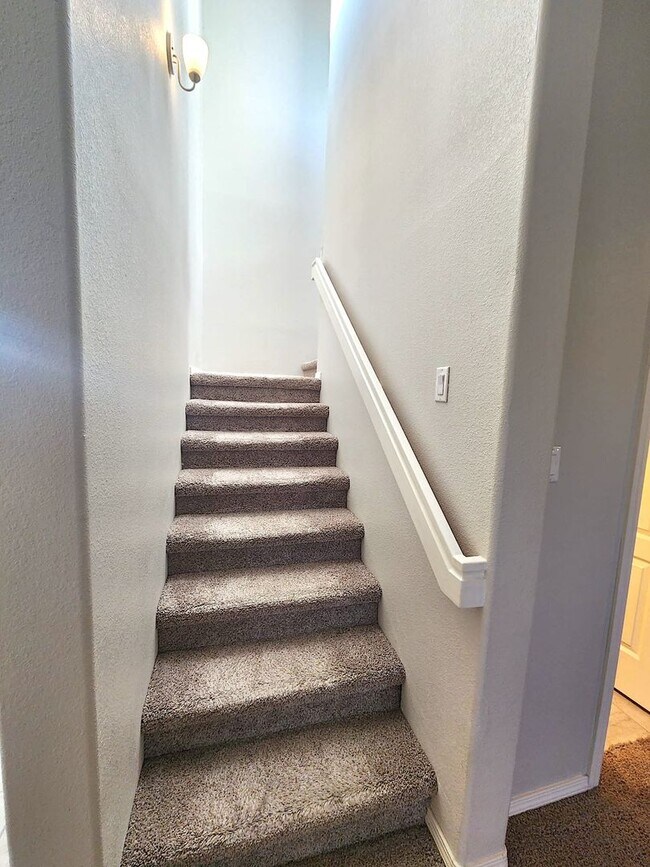 Building Photo - Amazing 3 bedroom on Westside! Coors/Ladera. Close to Petroglyphs, I-40.