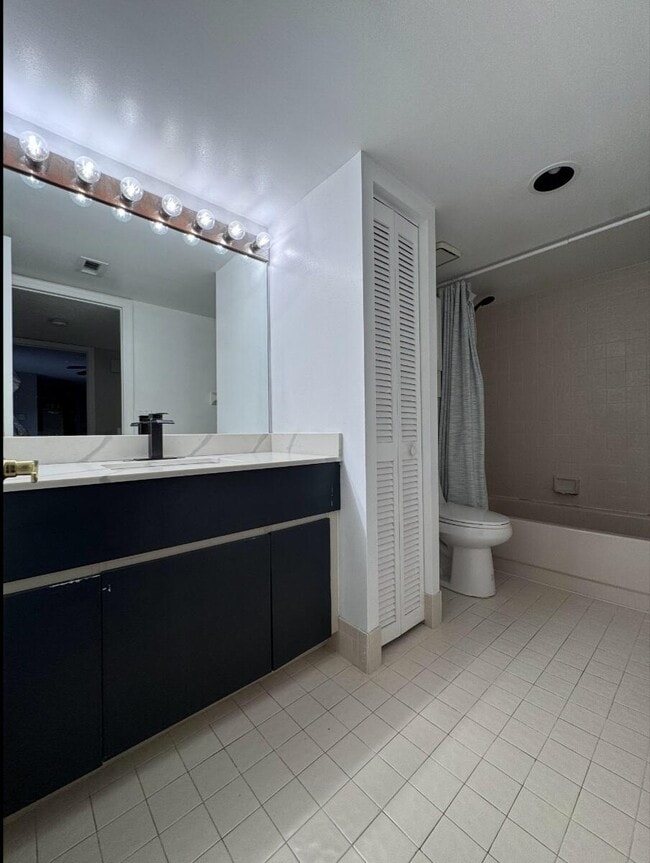 Building Photo - 1532 W Harmony Lake Cir