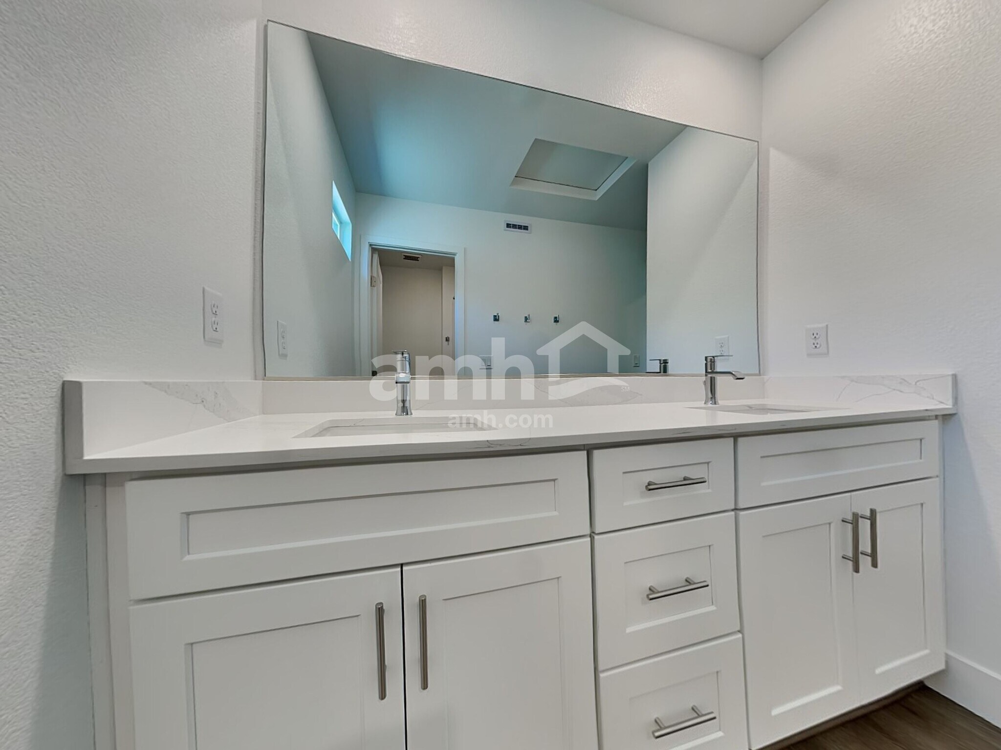 Building Photo - 10380 Bee Balm St