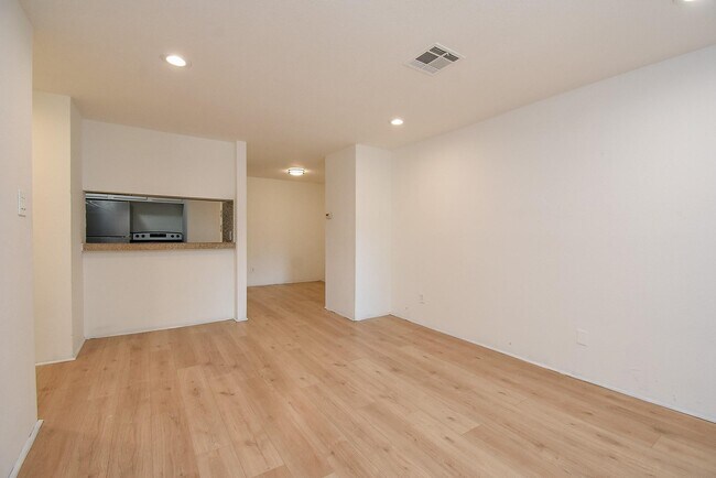 Primary Photo - 7200 Clarewood Dr