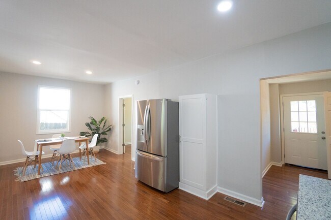 Building Photo - Charming East Nashville Home