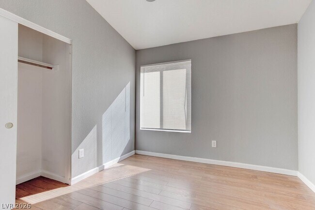 Building Photo - 1716 Anchor Dr