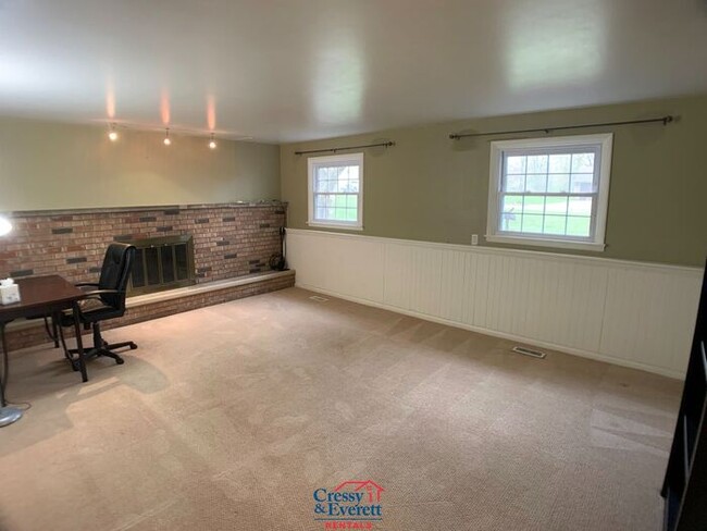 Building Photo - Spacious Niles Single Family