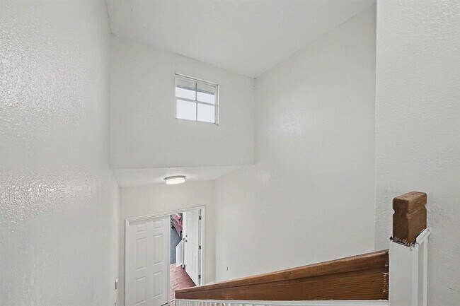 Building Photo - 5789 Woodland Point Dr