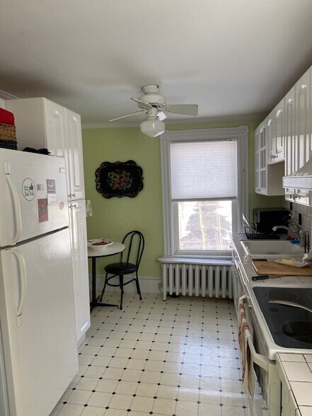 Building Photo - 16 Rustcraft Rd