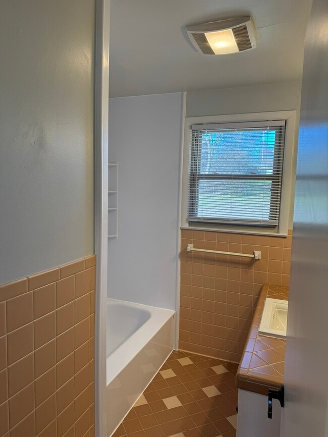 Building Photo - 3830 Bonnacreek Dr