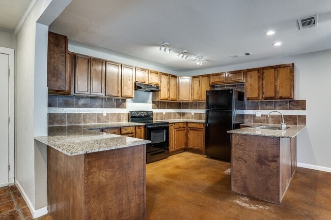 Building Photo - Delightful 3 Bed, 2 Bath Home with Resort-Style Amenities in Country Place Plano – Move-In Ready ...