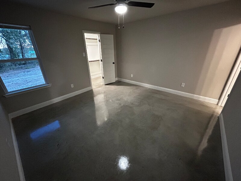 Building Photo - 10024 W Hwy 199