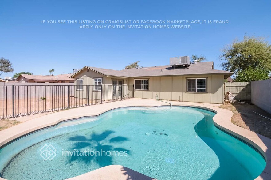 Building Photo - 8925 W Meadowbrook Ave
