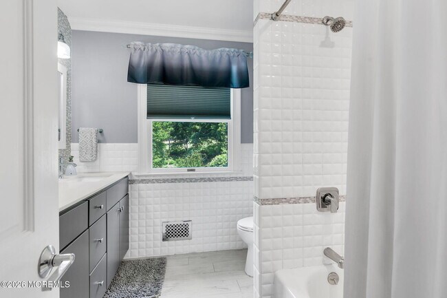Building Photo - 16 Bingham Hill Cir