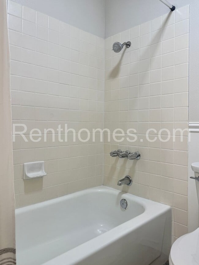 Building Photo - Mira Mesa, 8488 New Salem St #69, 2 Master...