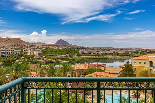 Building Photo - 30 Strada Di Villaggio