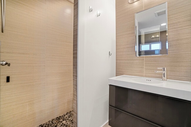 Building Photo - 38 Sunset Ave